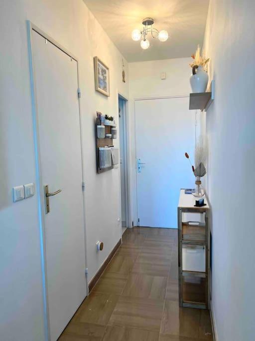 Studio Port Marina - Parking Prive, Climatise Au Ducal Villeneuve-Loubet Exterior photo